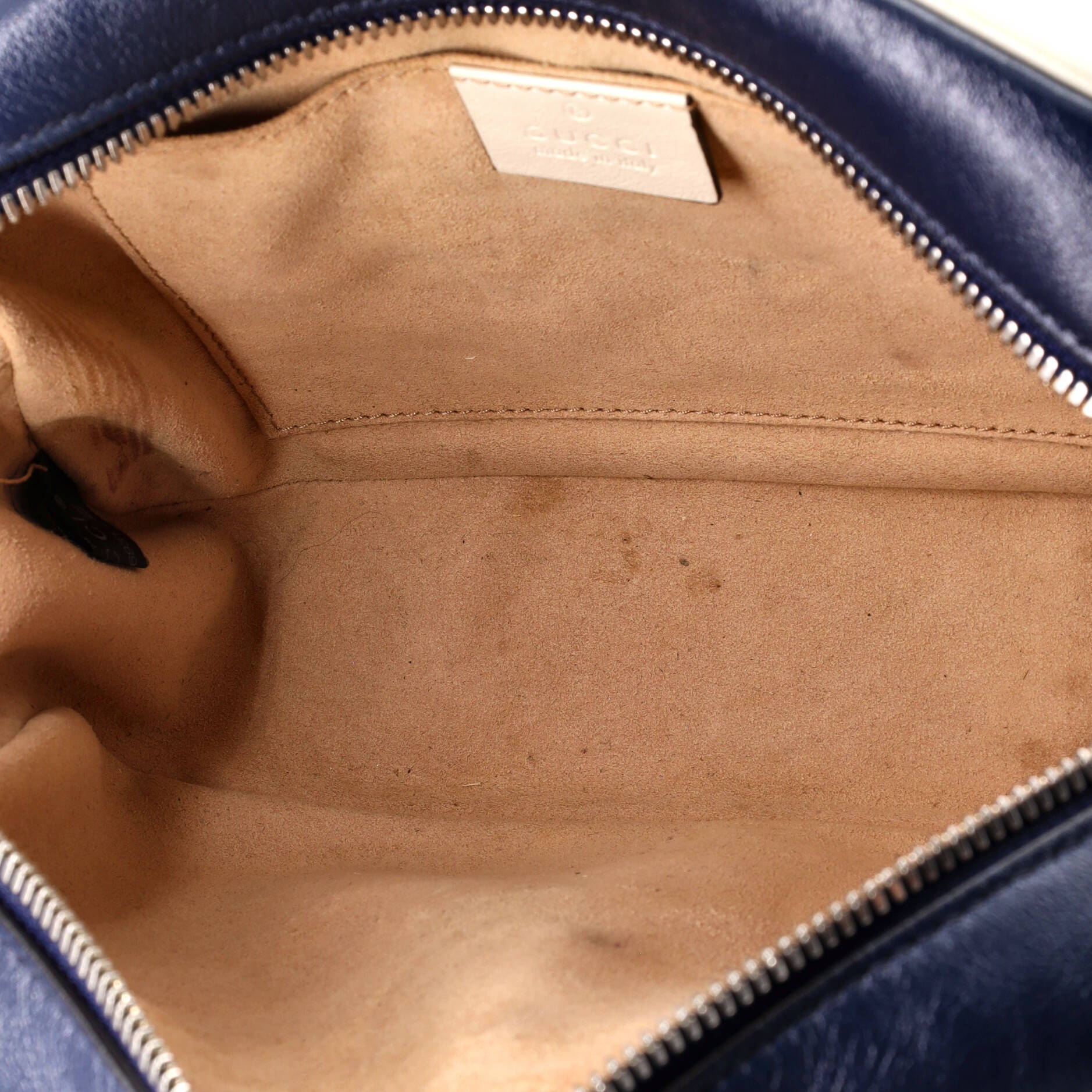 GG Marmont Shoulder Bag Diagonal Quilted Leather Small – Image 5