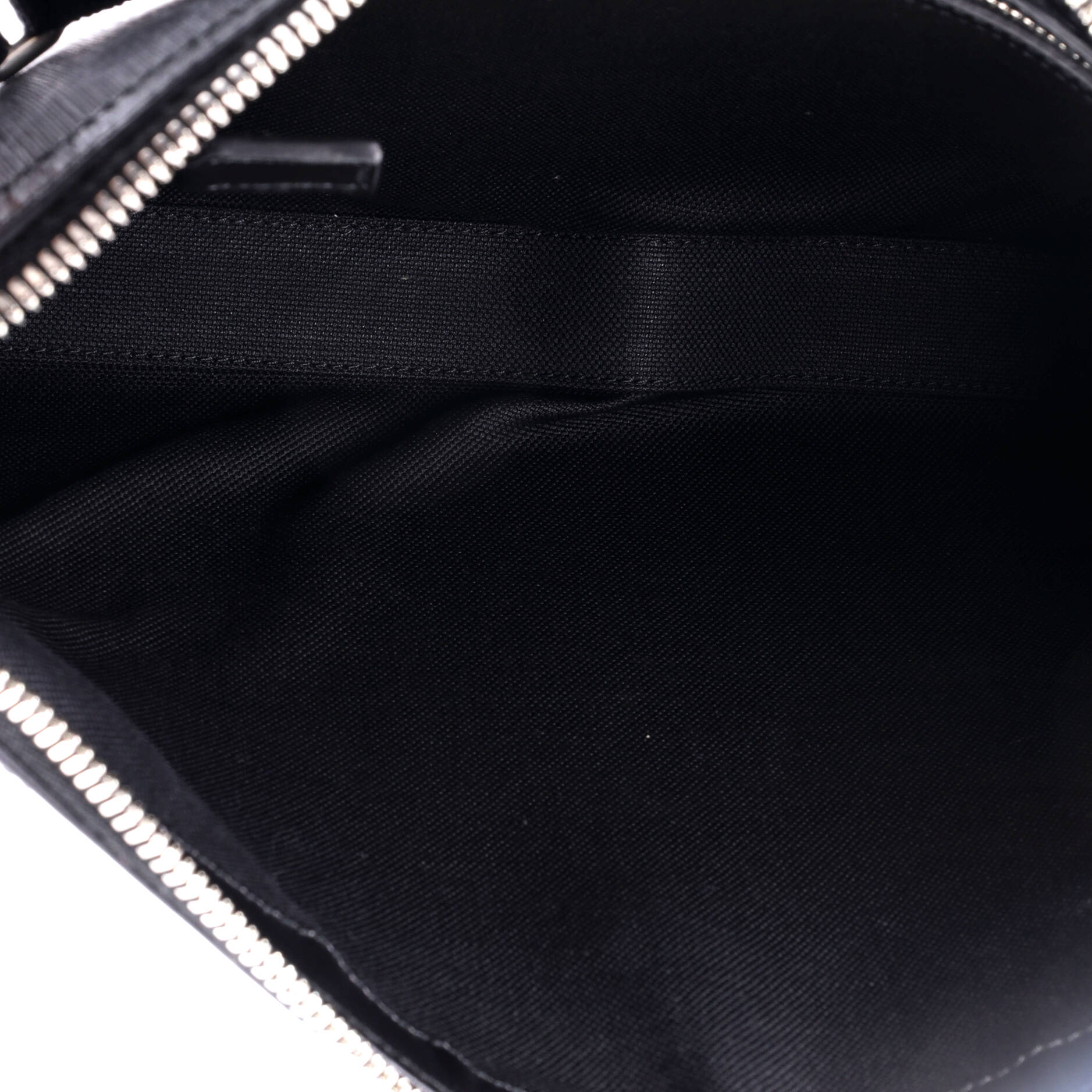 Interlocking G Patch Wristlet Messenger Bag GG Coated Canvas Medium – Image 5