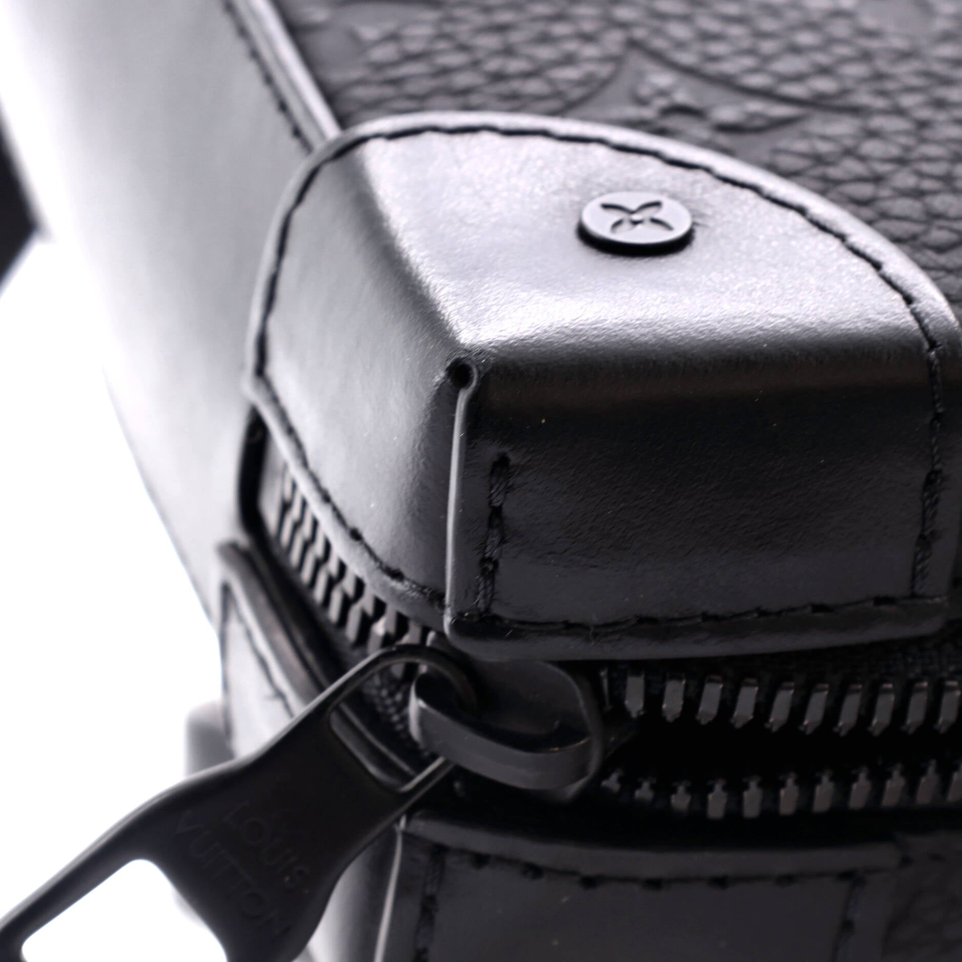 Soft Trunk Wallet Monogram Taurillon Leather – Image 7