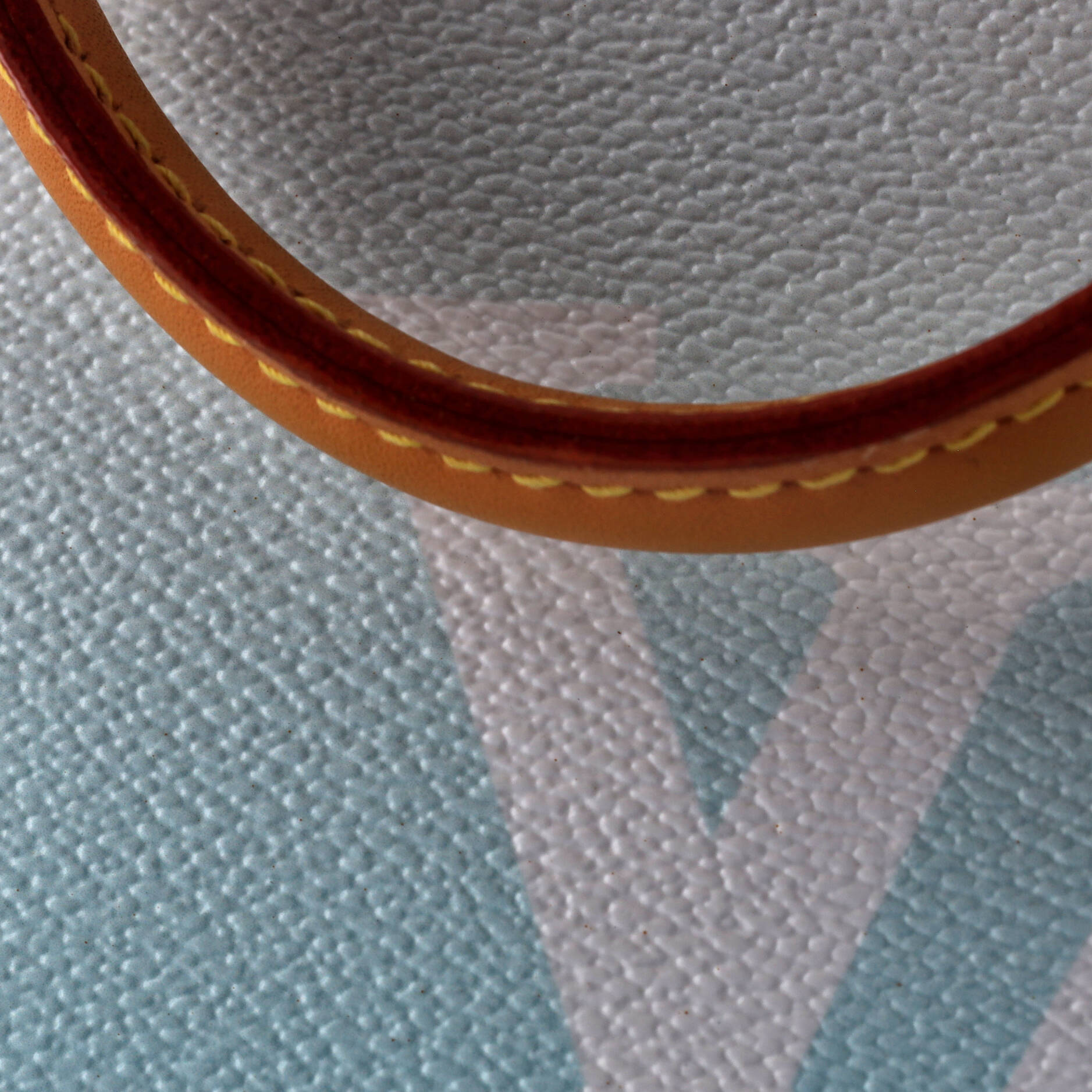 OnTheGo Tote By The Pool Monogram Giant GM – Image 6