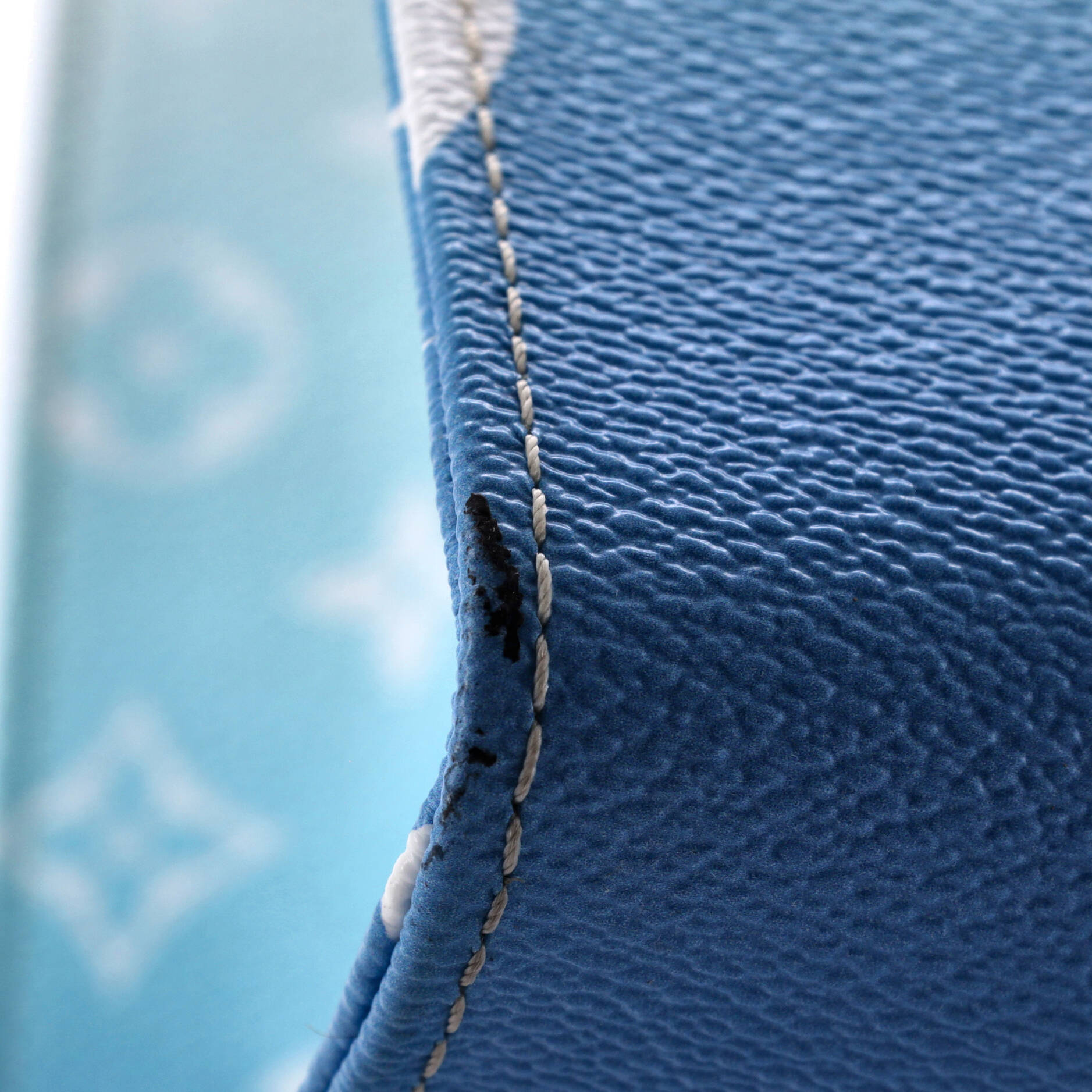 OnTheGo Tote By The Pool Monogram Giant GM – Image 7