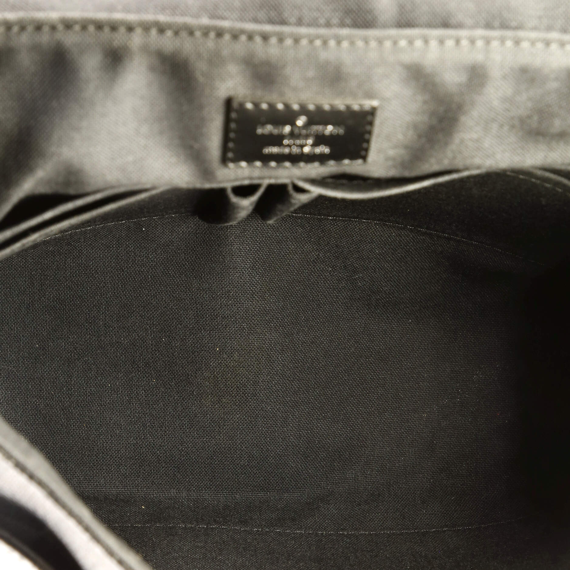 District Messenger Bag Damier Graphite MM – Image 5