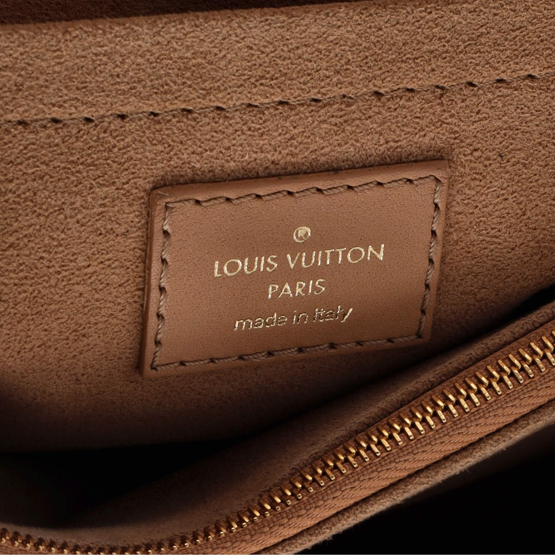 New Wave Chain Bag NM Quilted Leather MM – Image 7