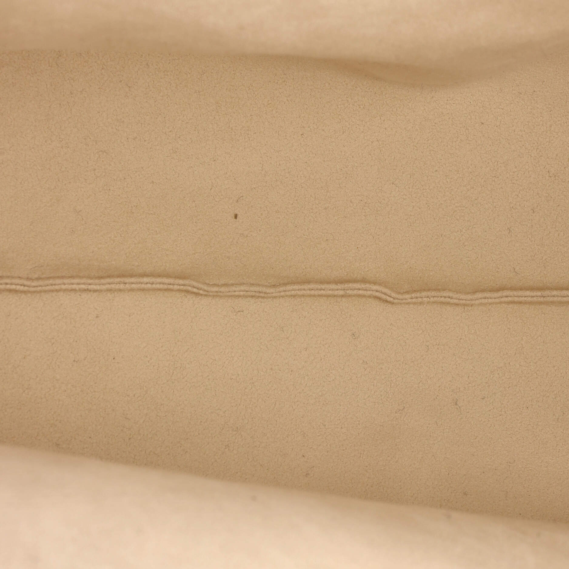 Interlocking G Logo Tote Bag Shearling – Image 5