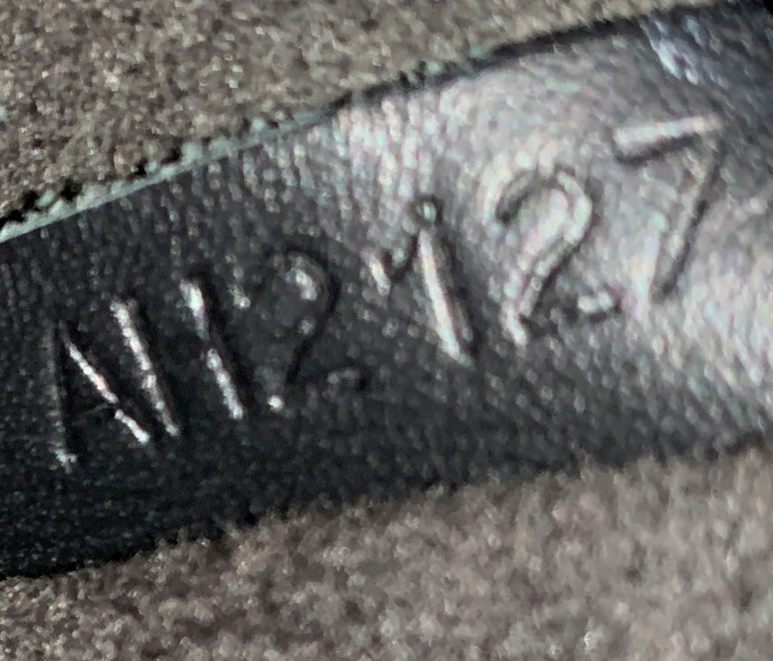 Very Chain Bag Monogram Leather – Image 10