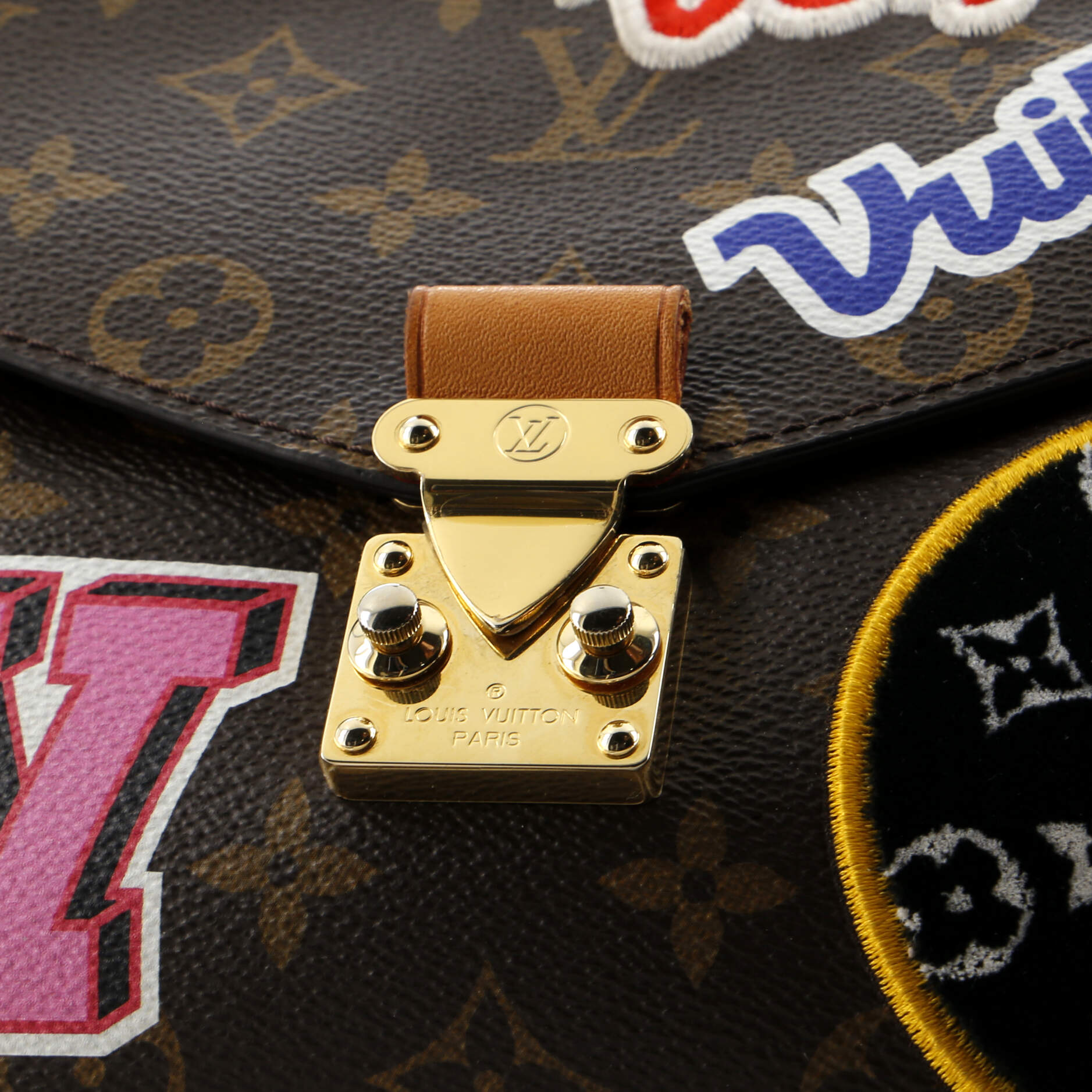 Pochette Metis Limited Edition Patches Monogram Canvas – Image 8